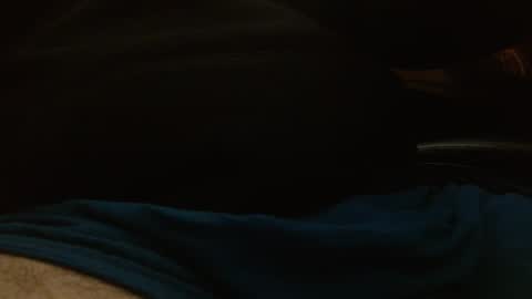 Snapshot of looking4milf21 chatting on December 30, 4:18 pm looking4milf21 online show from December 30, 4:18 pm