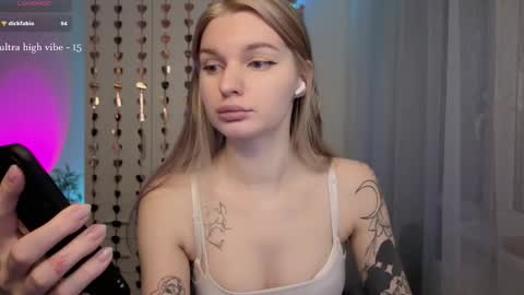 Luna online show from February 10, 2:42 pm