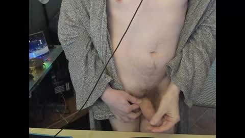 loomie online show from December 15, 8:08 am