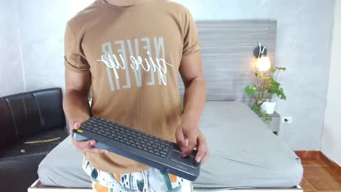 loony_zion online show from April 18, 2:19 pm