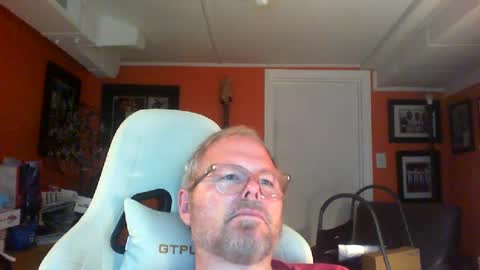 loosegravl online show from July 20, 7:37 pm