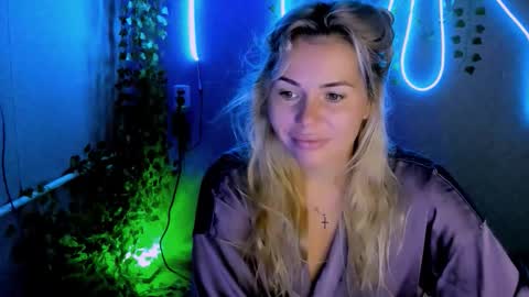 Snapshot of loraboyar chatting on September 12, 2:46 am Lora online show from September 12, 2:46 am