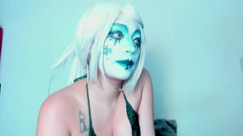 Lore Depp online show from February 25, 7:56 am