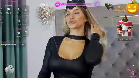 lorenaryan online show from October 31, 4:51 pm