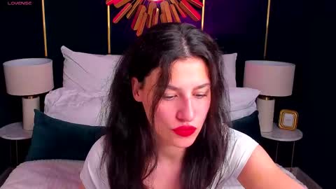 Loren online show from February 4, 8:24 pm