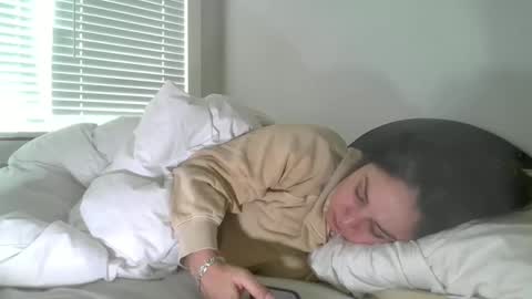 lorenlovely online show from November 21, 8:51 pm