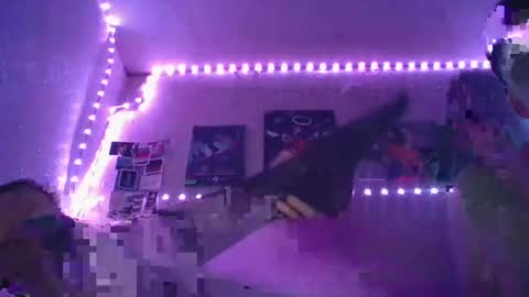 loreyy_ online show from March 2, 4:21 pm