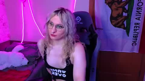 Lori -----------------------------------    online show from February 11, 2:43 pm