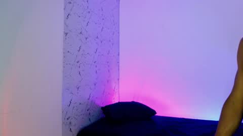 Lorian Vikel  online show from November 7, 10:45 pm