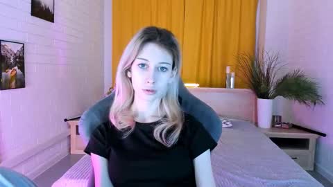 loritorii online show from September 9, 5:18 am