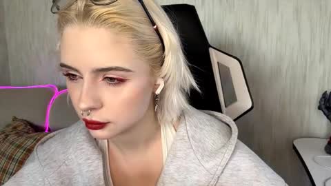 Isabel online show from November 20, 11:09 am