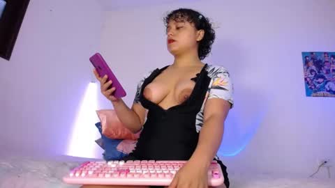 lou_cuteee online show from April 16, 2:22 am