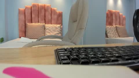  Lou Rosse  online show from December 13, 8:48 pm