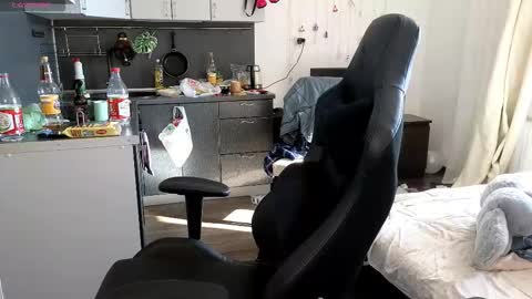 louie_evans online show from March 7, 9:31 am