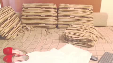 Louise Love online show from April 8, 12:19 pm