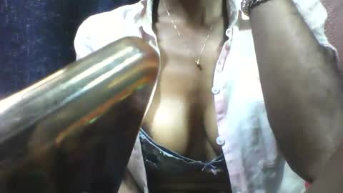 lovaelisa online show from November 6, 5:21 am