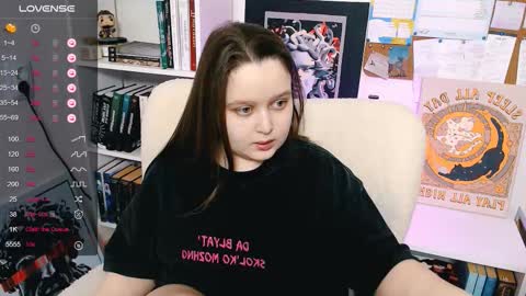 Mia  online show from February 1, 12:24 pm