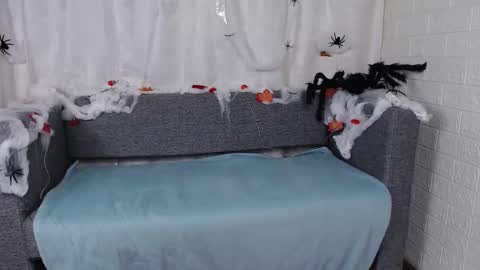 love bella  online show from October 27, 12:32 am