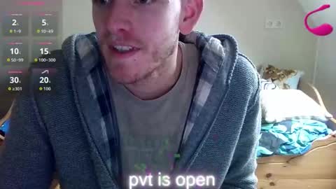 Snapshot of love_bert chatting on October 23, 12:39 pm Love bert online show from October 23, 12:39 pm