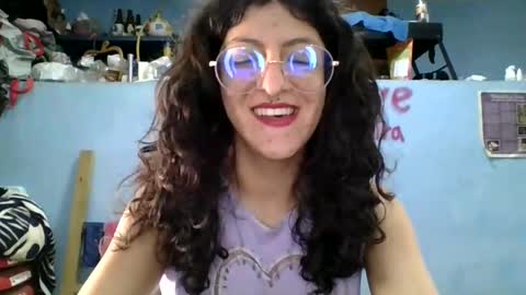 Snapshot of love_electra chatting on October 21, 6:33 pm love_electra online show from October 21, 6:33 pm