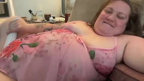 Sara and Leigh online show from September 9, 9:48 pm