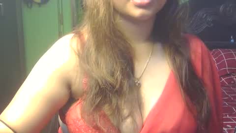 Snapshot of love_luna_angel chatting on February 2, 8:30 pm Luna online show from February 2, 8:30 pm