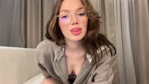 Sofi   online show from January 13, 6:05 pm