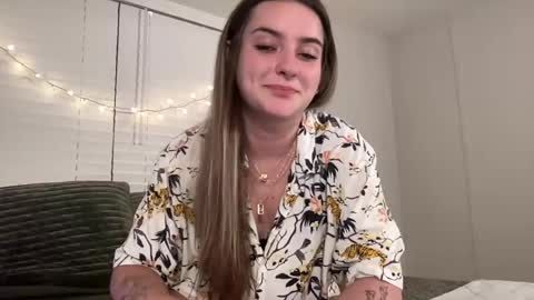 Olivia Rose online show from July 24, 3:15 am