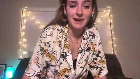 Olivia Rose online show from July 18, 3:08 am