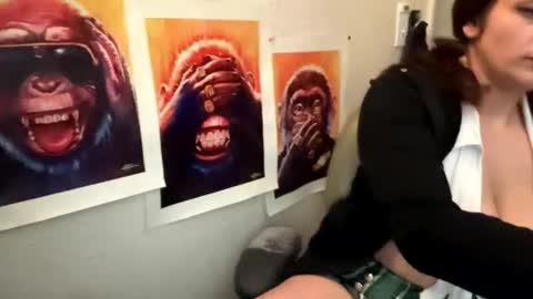 Ashley and Leon online show from April 11, 9:46 am