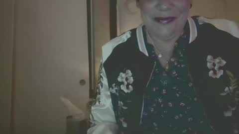 loveitup3405 online show from August 10, 3:55 am