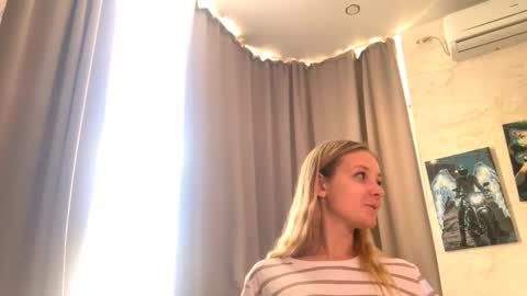 Snapshot of lovelladeboer chatting on October 6, 11:39 am Ella online show from October 6, 11:39 am