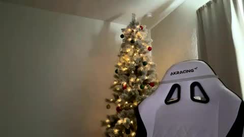 Love online show from December 3, 3:45 pm