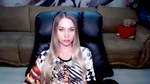 private open online show from November 10, 5:48 pm