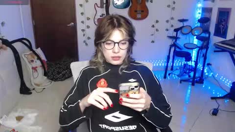 Cassie online show from November 26, 7:05 am