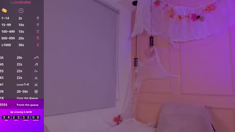 Emma online show from October 18, 1:26 pm