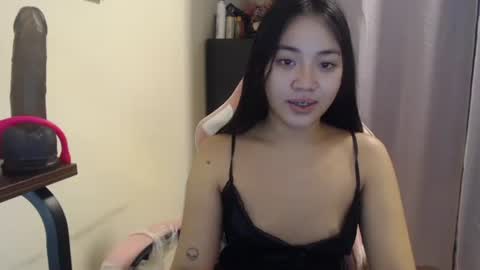 lovely_leah23 online show from November 30, 4:47 pm