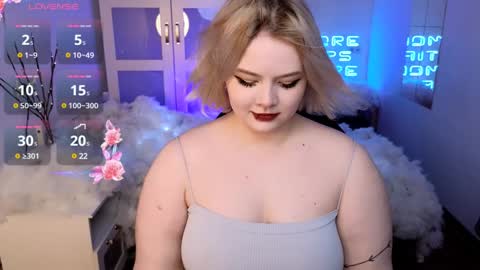 Snapshot of lovely_leilla chatting on December 21, 9:36 pm lovely_leilla online show from December 21, 9:36 pm