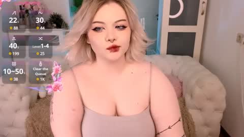 Snapshot of lovely_leilla chatting on February 1, 3:19 am lovely_leilla online show from February 1, 3:19 am