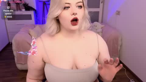 Snapshot of lovely_leilla chatting on January 18, 9:55 pm lovely_leilla online show from January 18, 9:55 pm