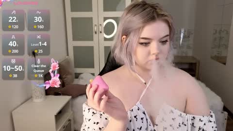 Snapshot of lovely_leilla chatting on December 6, 1:16 pm lovely_leilla online show from December 6, 1:16 pm