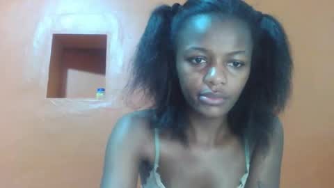 Snapshot of lovely_yvonne chatting on October 19, 8:13 pm Lovely yvonne online show from October 19, 8:13 pm