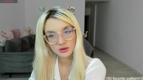 lovelybianca_ online show from September 14, 6:20 pm