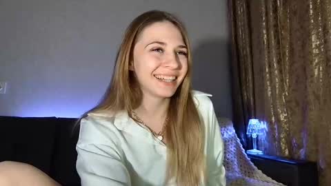 Snapshot of lovelykatea chatting on February 26, 2:27 pm Kate only online show from February 26, 2:27 pm