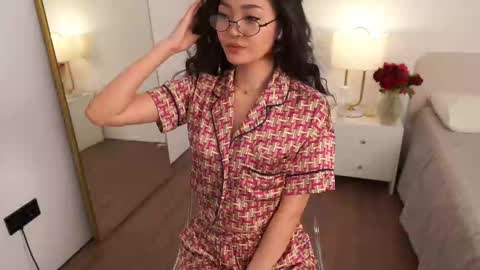 kim online show from March 24, 4:24 pm