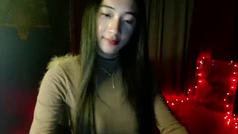 lovelypetite143 online show from February 8, 10:08 am