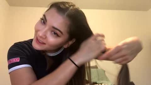 Queen Aria  online show from October 28, 7:37 pm