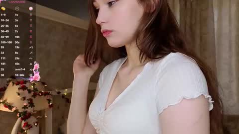 Keira online show from March 17, 8:30 am