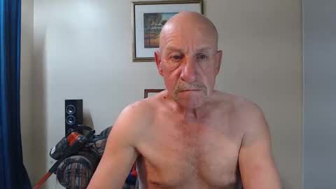 Snapshot of lovesblackazz chatting on October 12, 11:03 am Lovesblackazz online show from October 12, 11:03 am