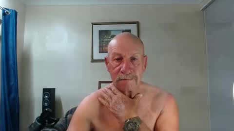 Snapshot of lovesblackazz chatting on December 19, 10:13 am Lovesblackazz online show from December 19, 10:13 am